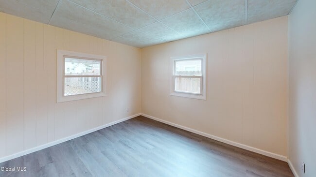 Building Photo - 13 Hawley Ave