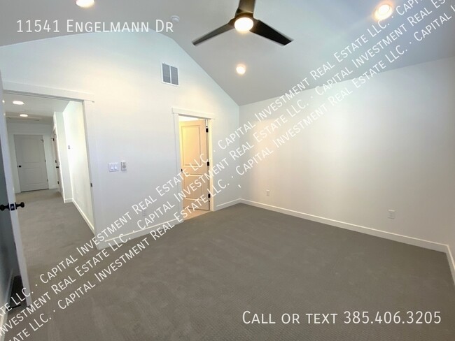 Building Photo - 11541 Engelmann Dr