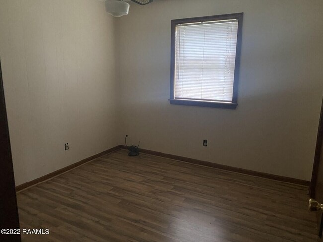 Building Photo - 109 Yvonne St