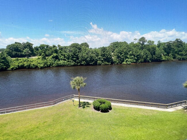 Building Photo - Waterfront 3 Bedroom, 2 Bath Penthouse, Sc...