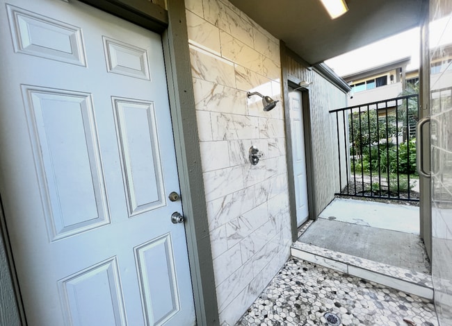 Building Photo - 806 Coriander Dr