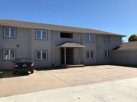 Building Photo - Arrowhead