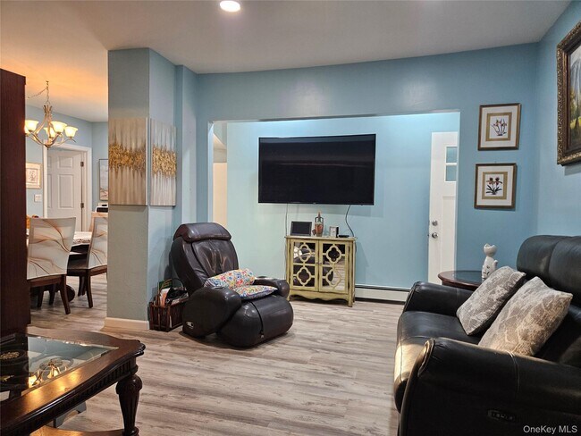 Building Photo - 156 Beechwood Ave