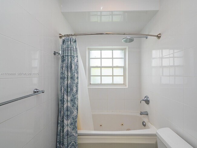 Building Photo - 9441 Byron Ave