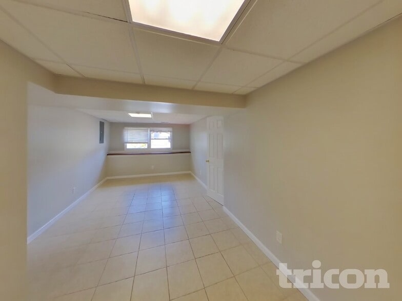 Building Photo - 1816 Hilltop Village Ln