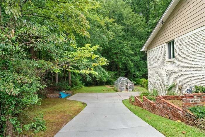 Building Photo - 2760 Caraway Dr
