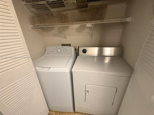 Building Photo - 12209 SW 14th Ln