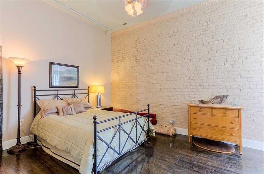 Guest Suite - 612 Hull St