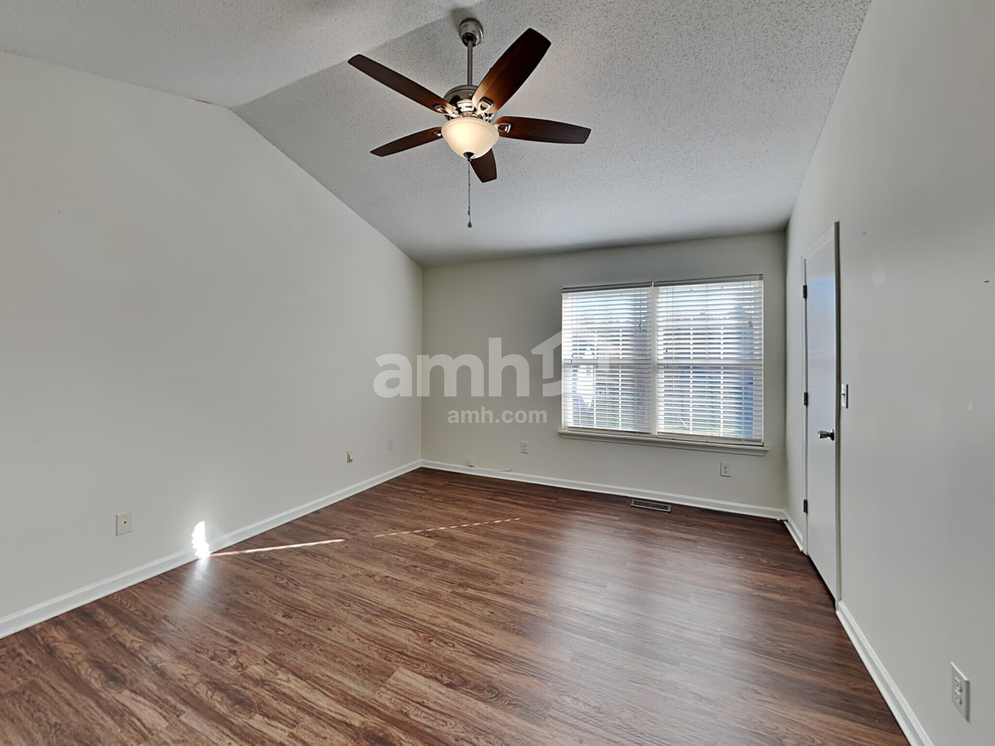 Building Photo - 8616 Warwick Crest Ln