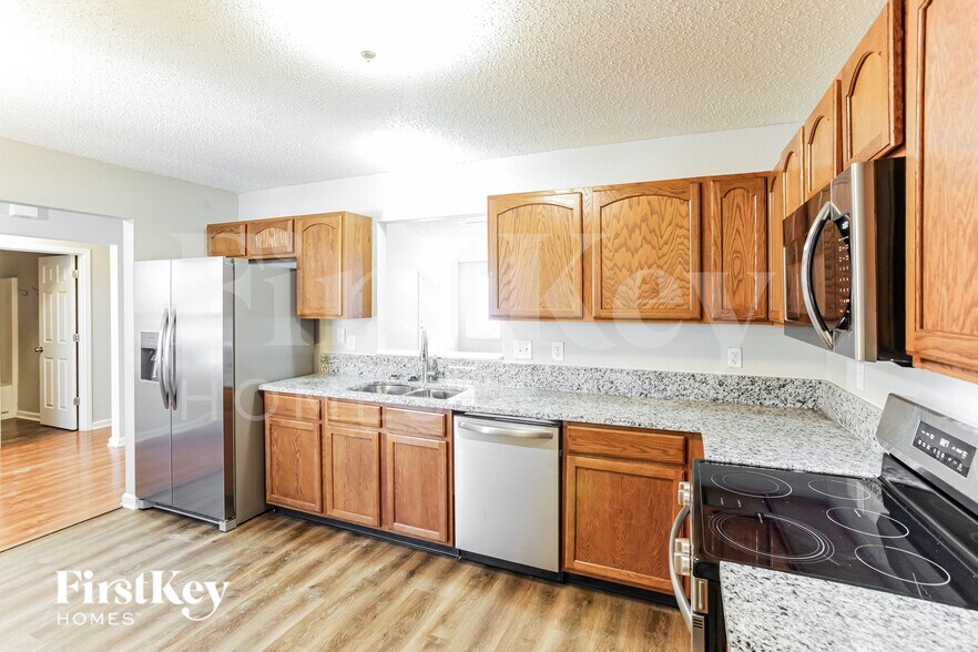 Building Photo - 15572 Dry Creek Rd