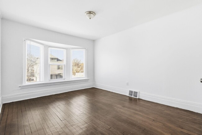 Building Photo - 550 Mt Vernon St