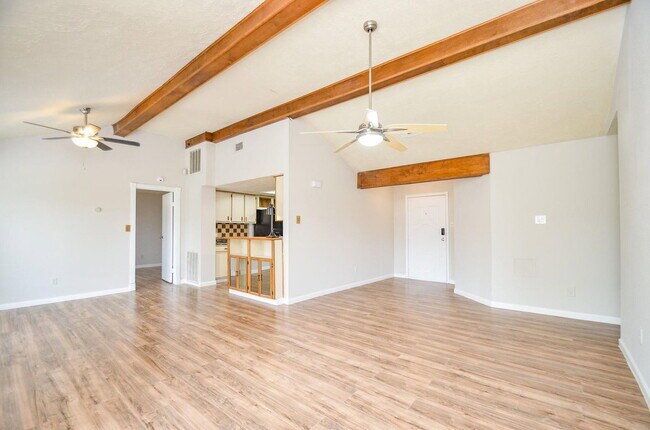 Building Photo - 7623 Kite Hill Dr