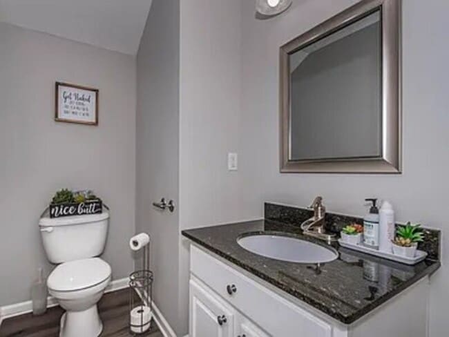 Building Photo - 450 Laurel Mist Ln