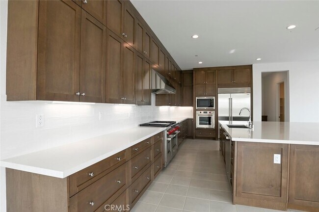 Building Photo - 20552 Edgewood Ct