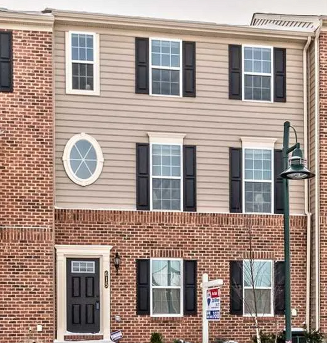 Primary Photo - 3 Bedroom/ 2.5 Bath Townhouse located in W...