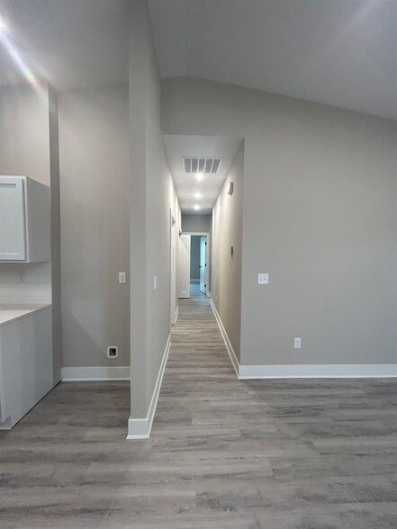 Building Photo - 12817 E Blake St