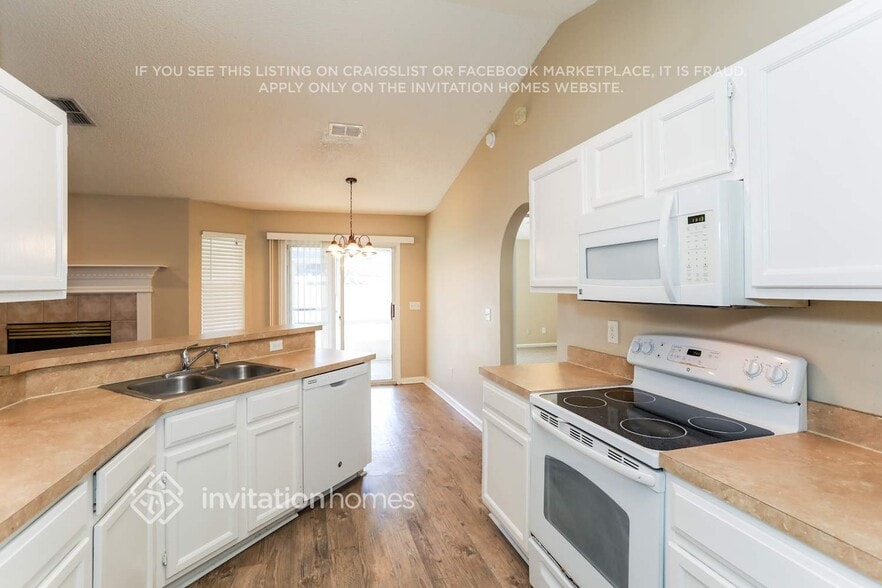 Building Photo - 10929 Lydia Estates Dr