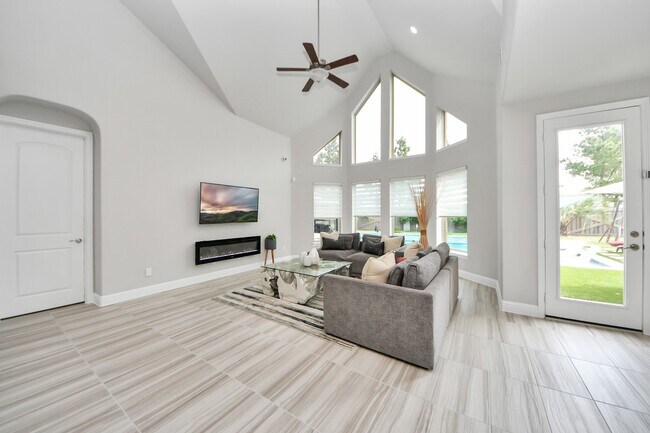 Building Photo - 1110 Honey Rose Ct