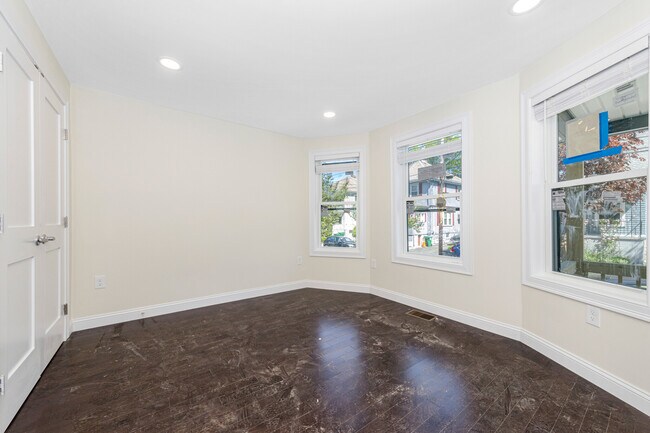 Building Photo - 63 Bradbury Ave