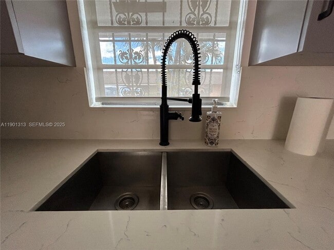 Building Photo - 5214 W 24th Way