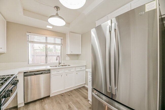 Building Photo - 763 Heritage Vista Ave