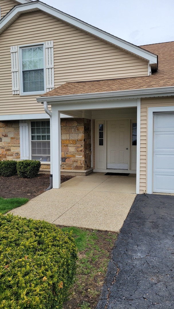 Building Photo - 380 Newport Ln