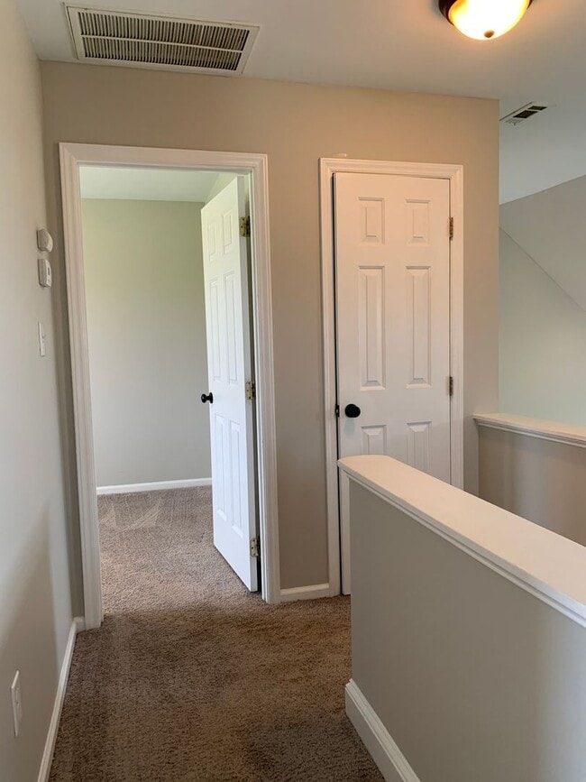 Building Photo - Pretty Home, Featuring 1st Floor Master Su...