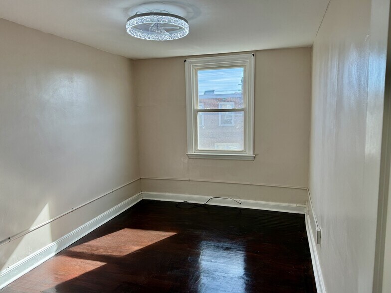 Bedroom #2 - 116 W Berkley Ave