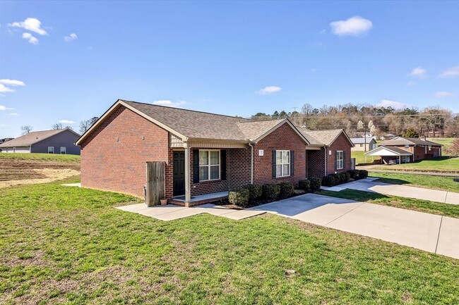 Building Photo - 555 S Old Sevierville Pike