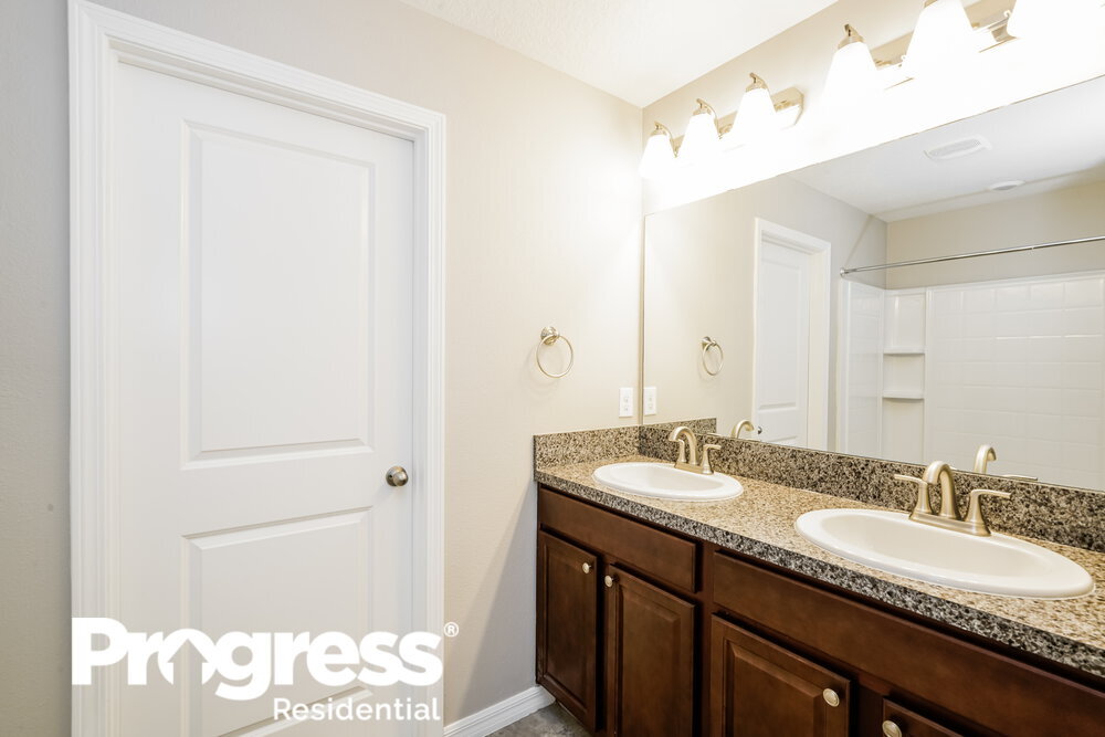 Building Photo - 15423 Dark Star Ln