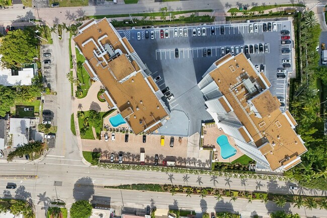 Building Photo - 2701 N Ocean Blvd