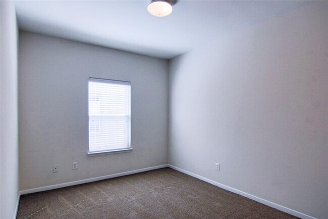 Building Photo - 21622 Amesbury Meadow Ln