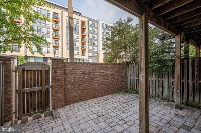 Building Photo - 1236 Harbor Island Walk