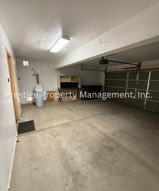 Building Photo - Large Sahuarita home in a cul-de-sac!