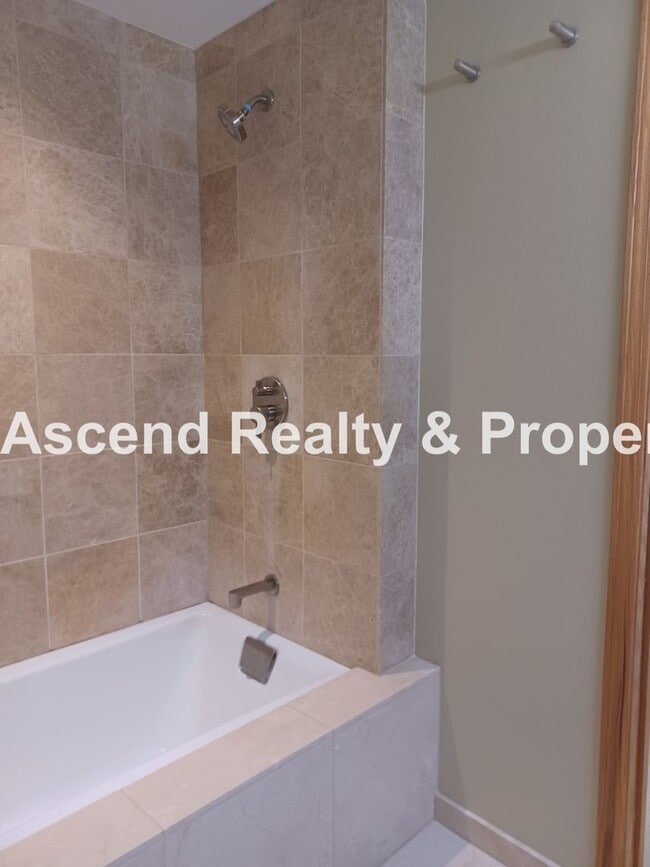 Building Photo - **Move In Special** $300 Off Views Galore ...