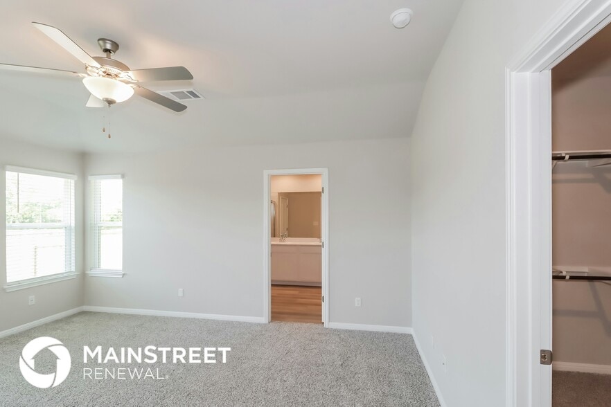 Building Photo - 327 Durango Downs Dr