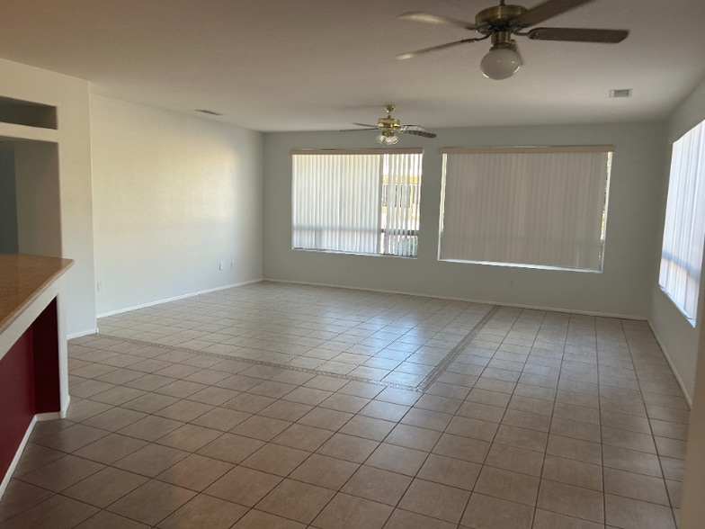 Building Photo - 17952 N Peppermill Ln
