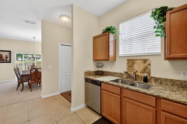 Building Photo - 1323 Priory Cir