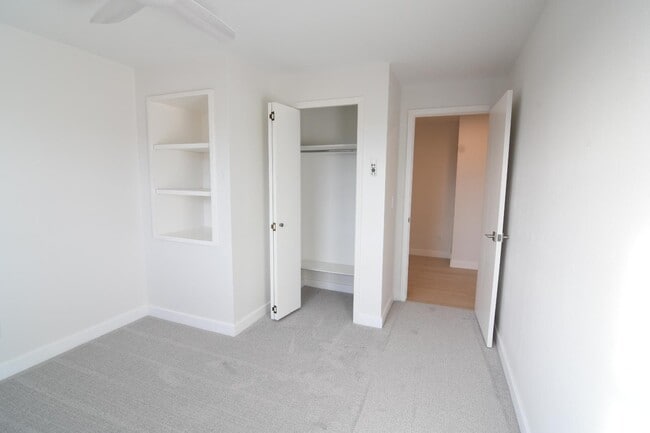 Building Photo - 5004 E Hinsdale Pl