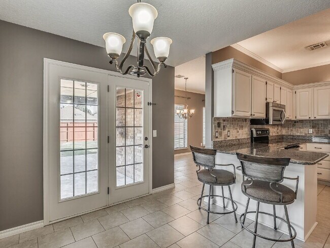 Building Photo - Immaculate Edmond Home with New Carpet and Storm Shelter!
