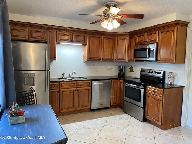 Building Photo - 1369 Jimmy Buffett Mem Hwy