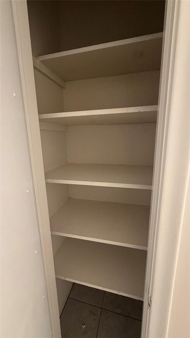 Building Photo - 3850 NE 21st Way