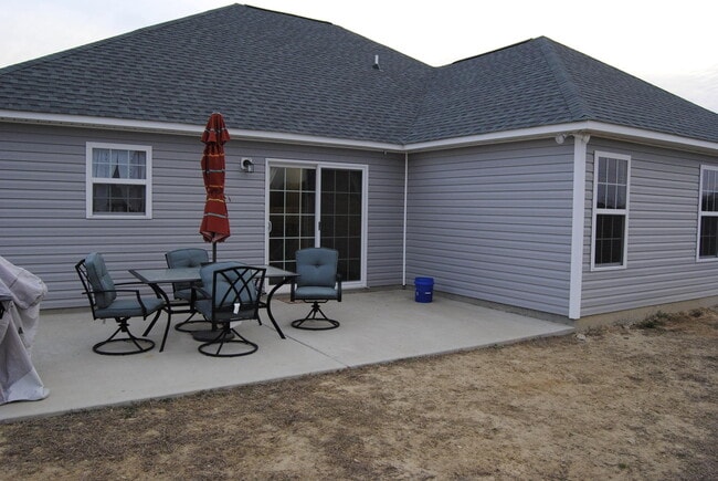 Building Photo - 302 Carew Dr