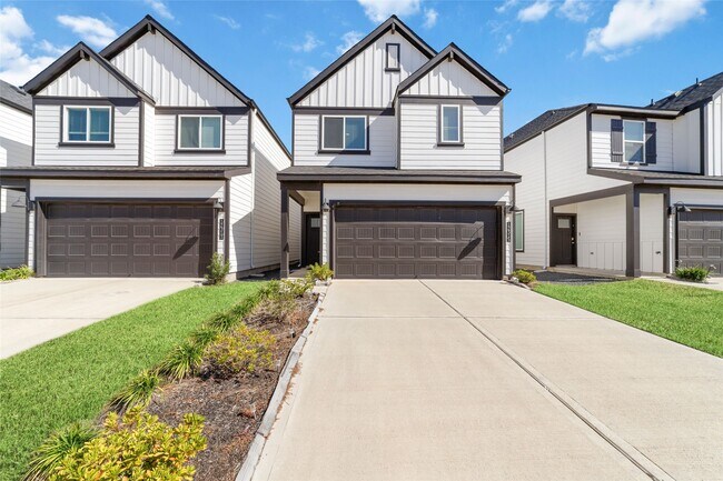 Primary Photo - 12315 Churchill downs Dr