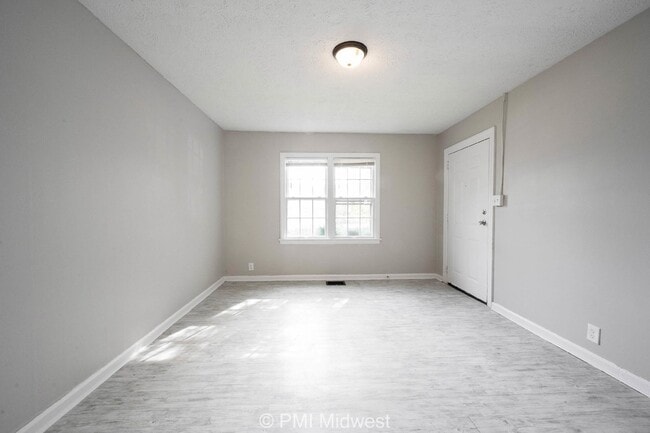 Building Photo - 270 S Lasalle St