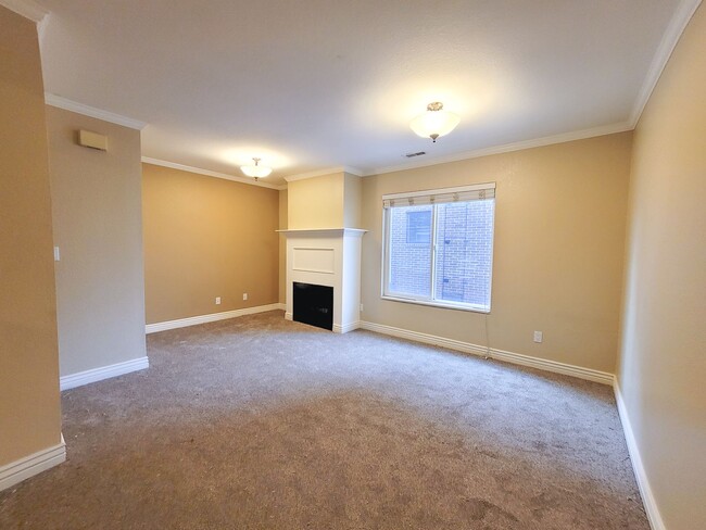 Building Photo - Downtown SLC 2 bedroom, 1 bathroom apartme...