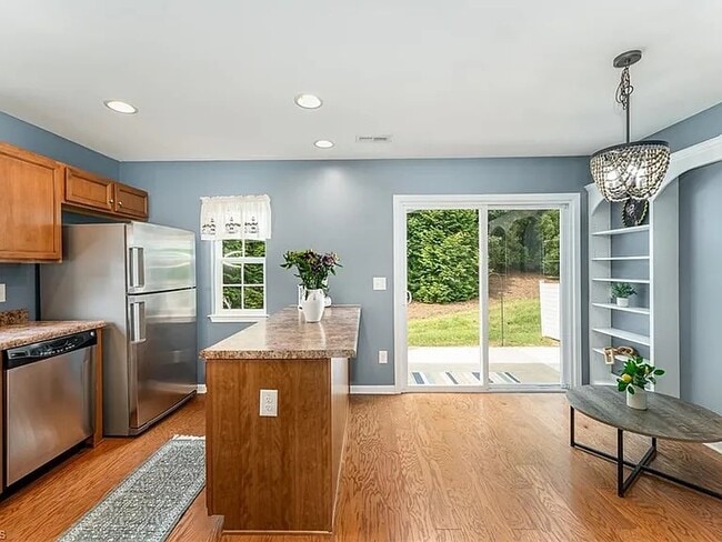 Building Photo - 660 Grasswren Way