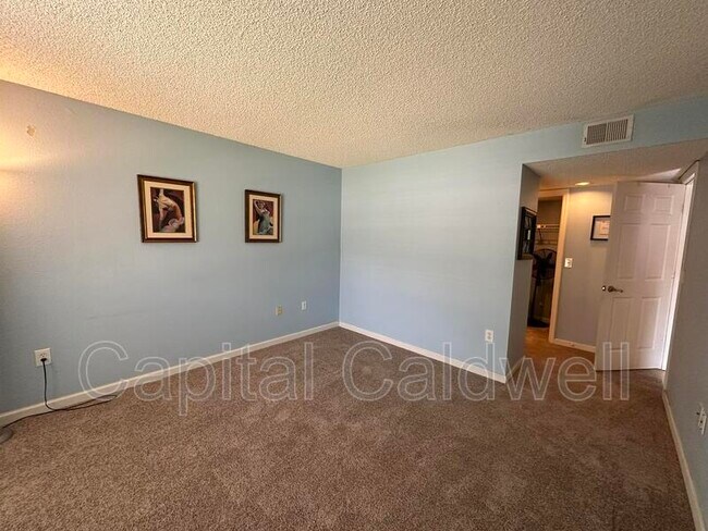 Building Photo - 2500 Winding Creek Blvd