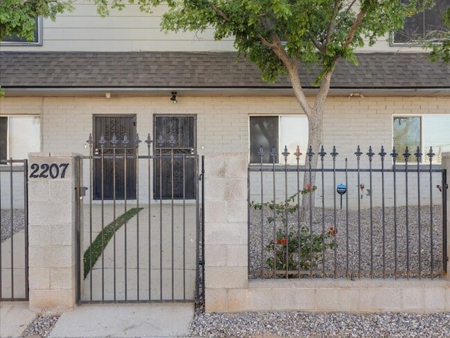 Building Photo - Two-Story Home with Brand New Appliances & Private Turf Backyard!