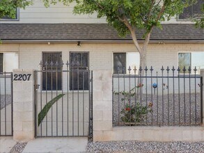 Building Photo - 2207 N 9th Ave